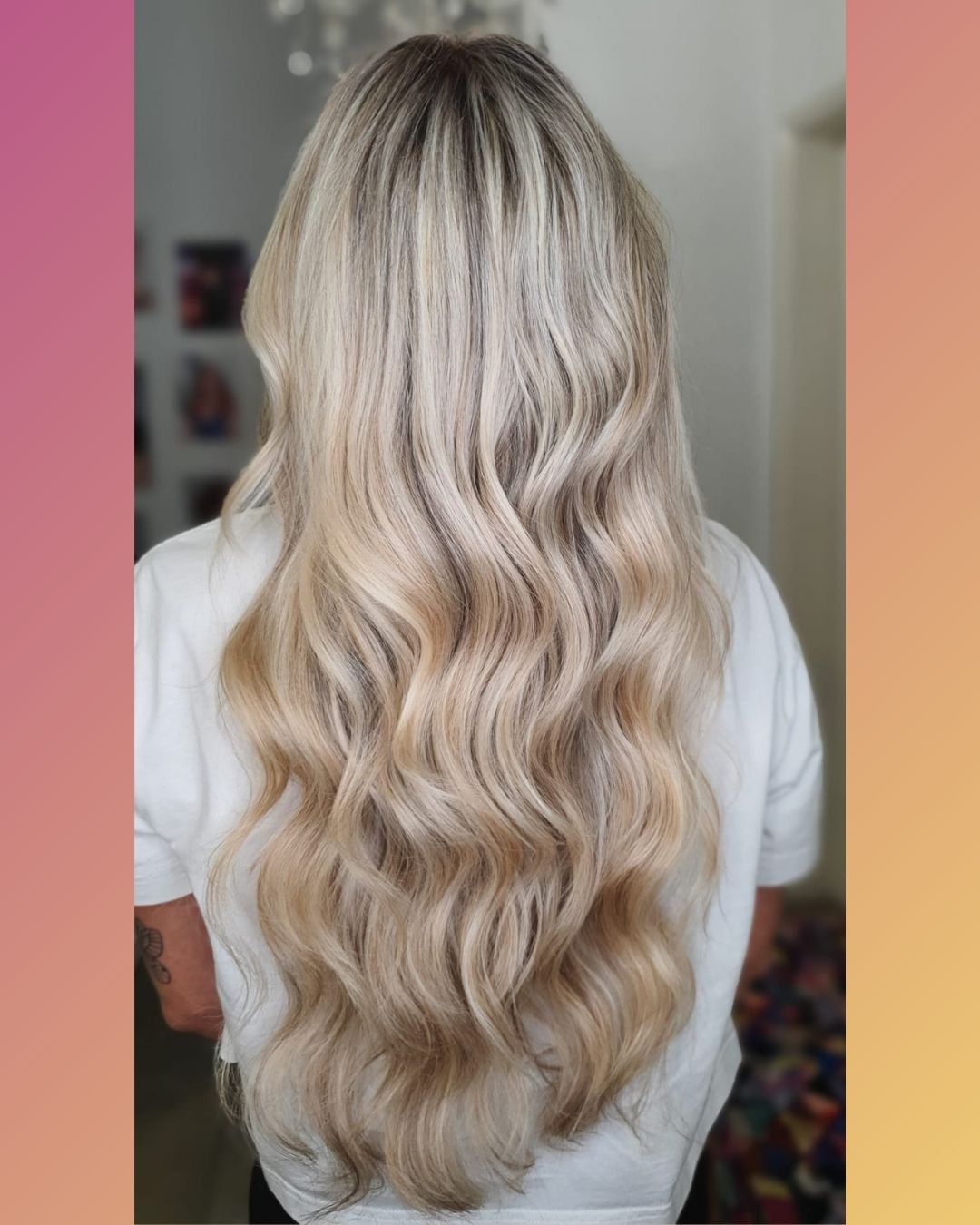 Cabelo comprido louro bege, em ondas suaves